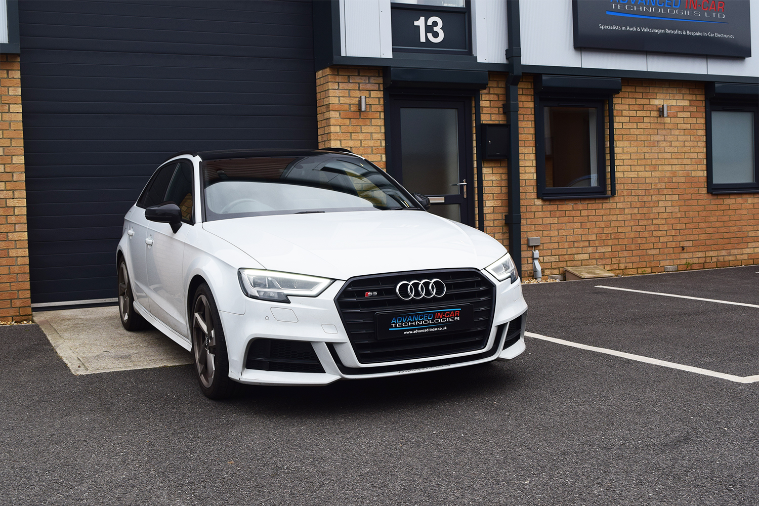 Audi S3 Retrofit Advanced In-Car