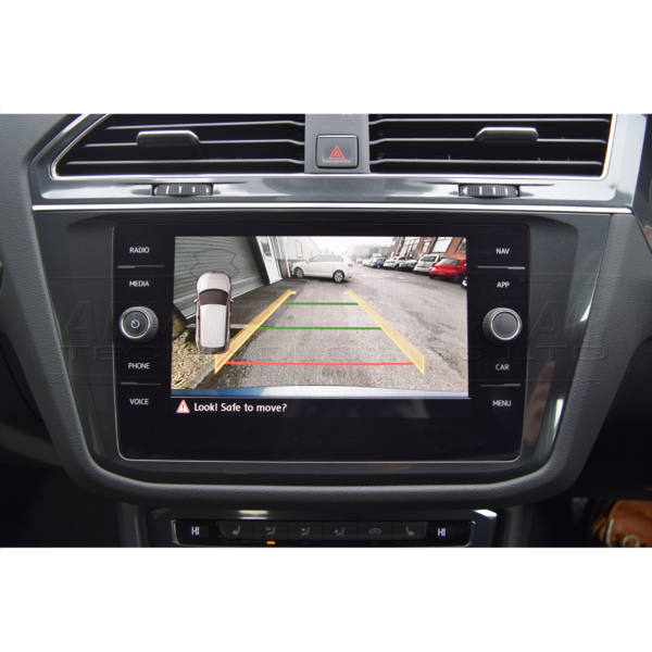 VWTiguan_AD1_2018_RVC_Screen