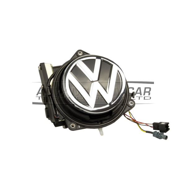 Volkswagen_Golf7-5_AU_Reversing_Camera_Retrofit_EmblemCamera
