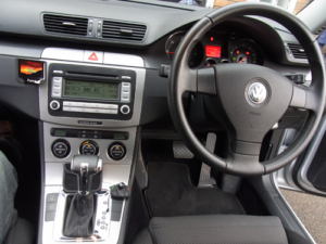 Parrot MKi9200 Installed in a Volkswagen 2